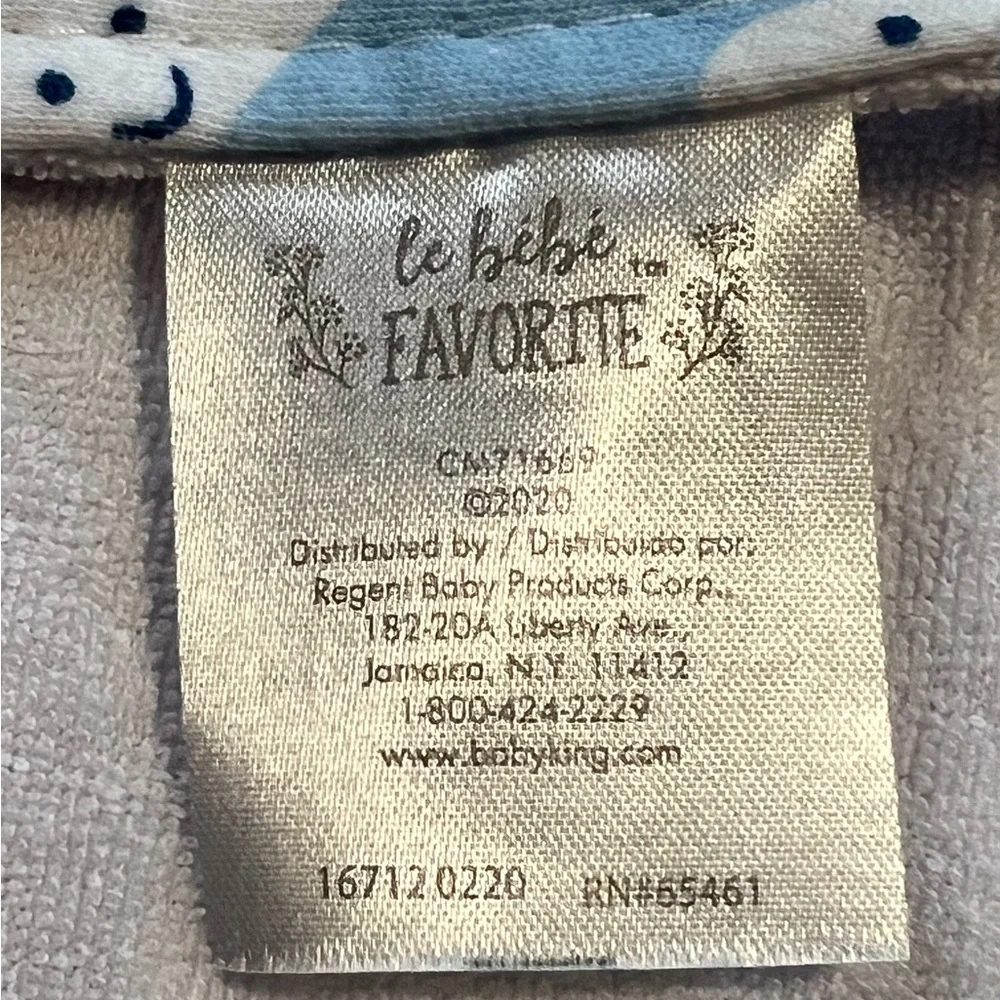 Set of 2 le bébé bandanna velcro bibs